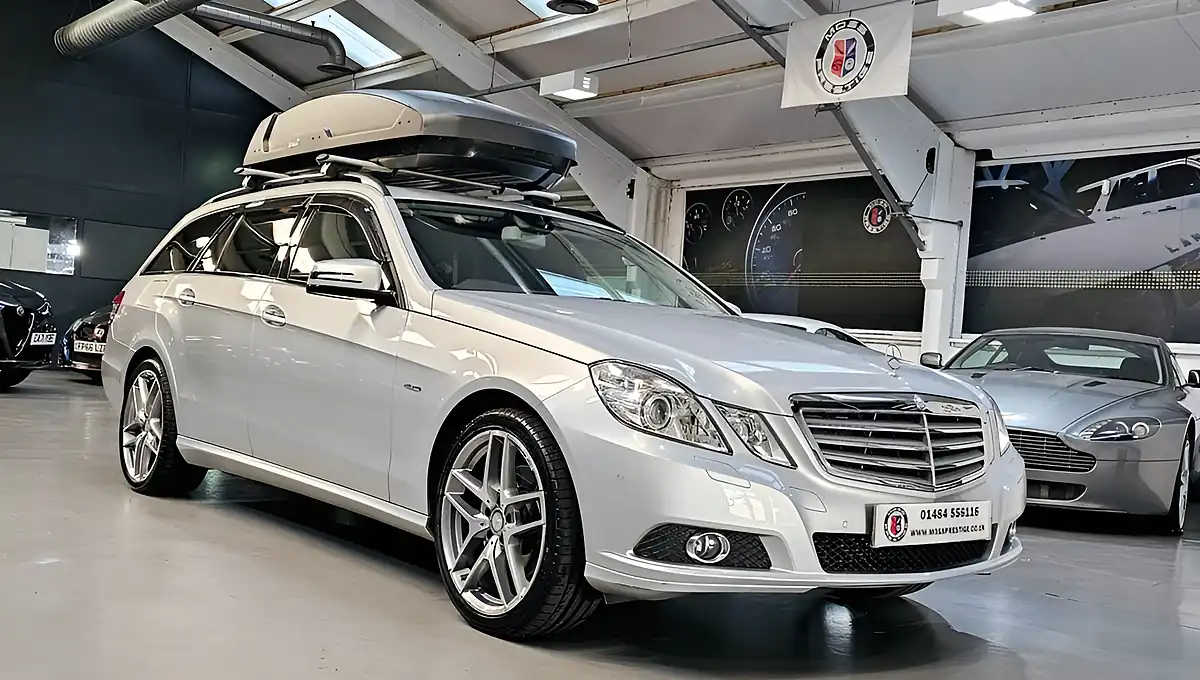 Used 2010 Mercedes-Benz E Class Se Silver - Interior and Exterior details 8