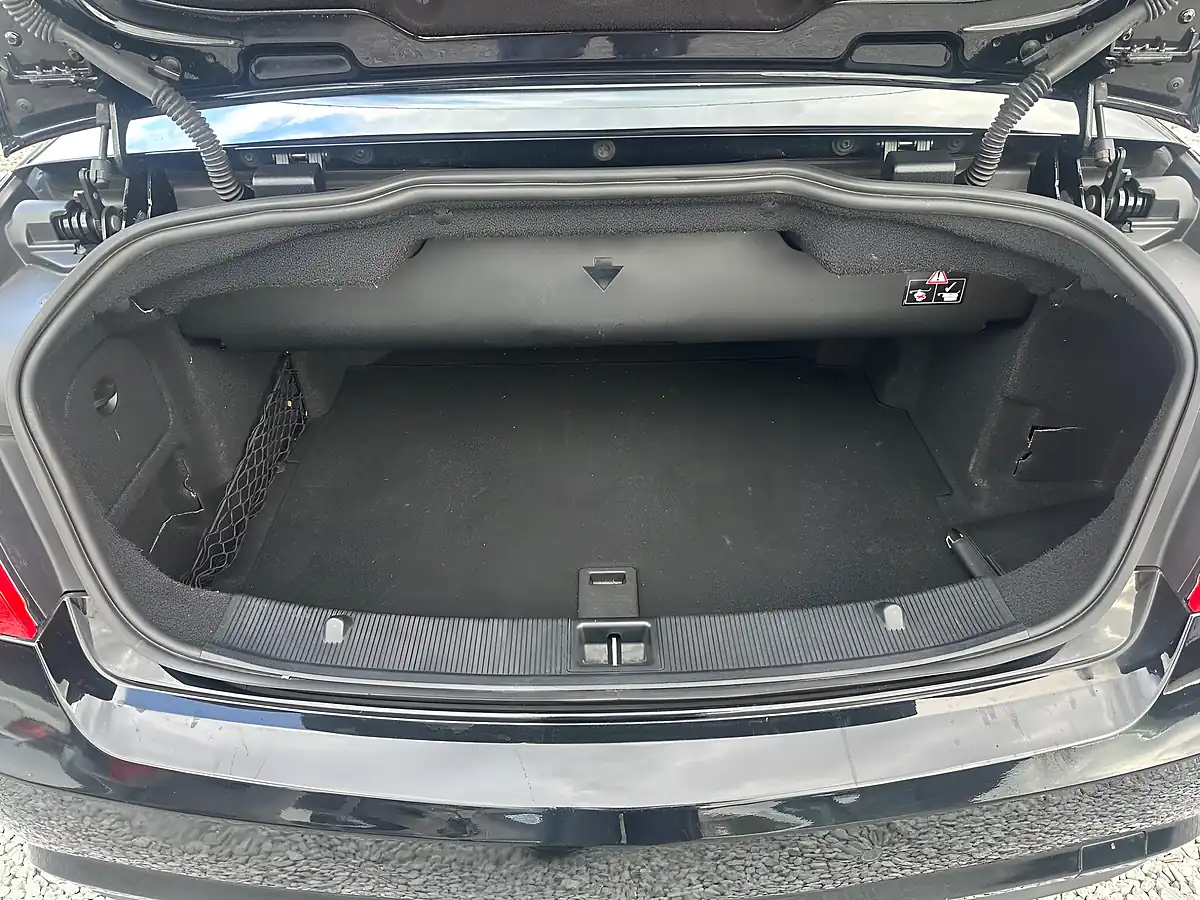 Used 2010 Mercedes-Benz E Class Sport Black - Interior and Exterior details 20