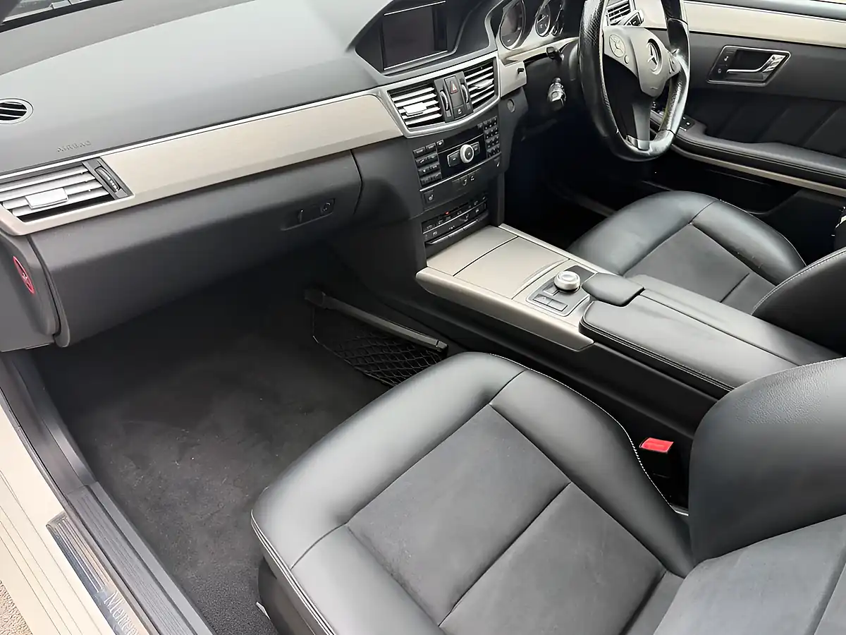 Used 2010 Mercedes-Benz E Class Sport Estate White - Interior and Exterior details 15
