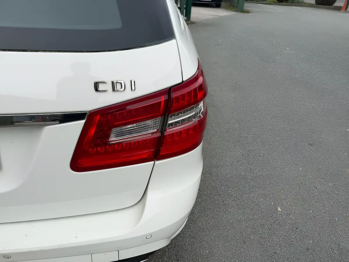Used 2010 Mercedes-Benz E Class Sport Estate White - Interior and Exterior details 19