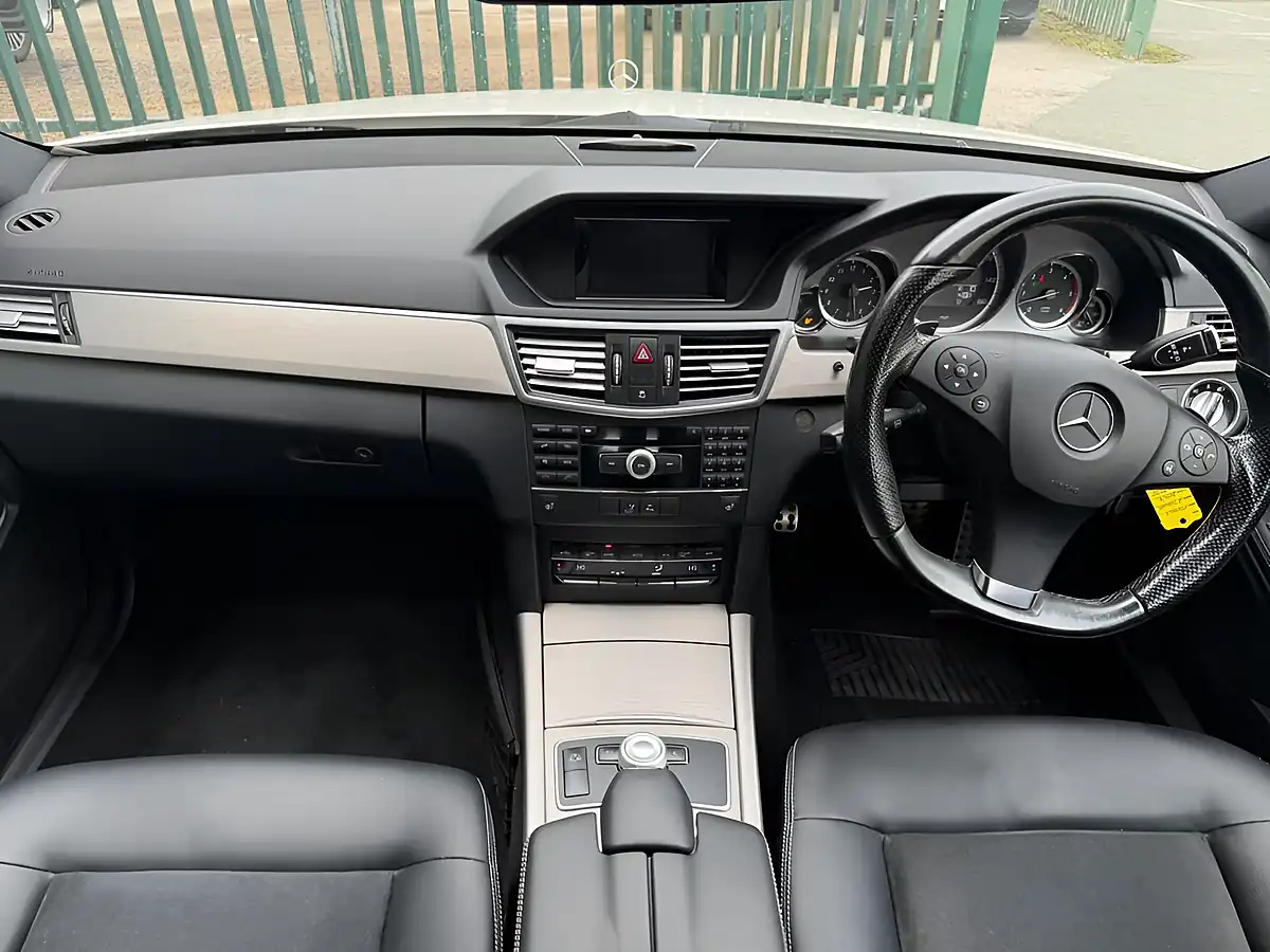 Used 2010 Mercedes-Benz E Class Sport Estate White - Interior and Exterior details 9