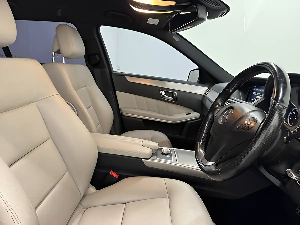 Used 2010 Mercedes-Benz E Class Sport Grey - Interior and Exterior details 10