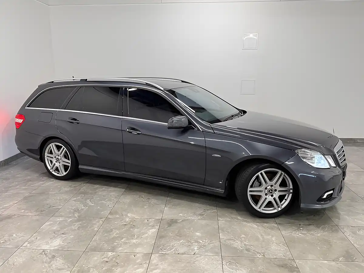 Used 2010 Mercedes-Benz E Class Sport Grey - Interior and Exterior details 2