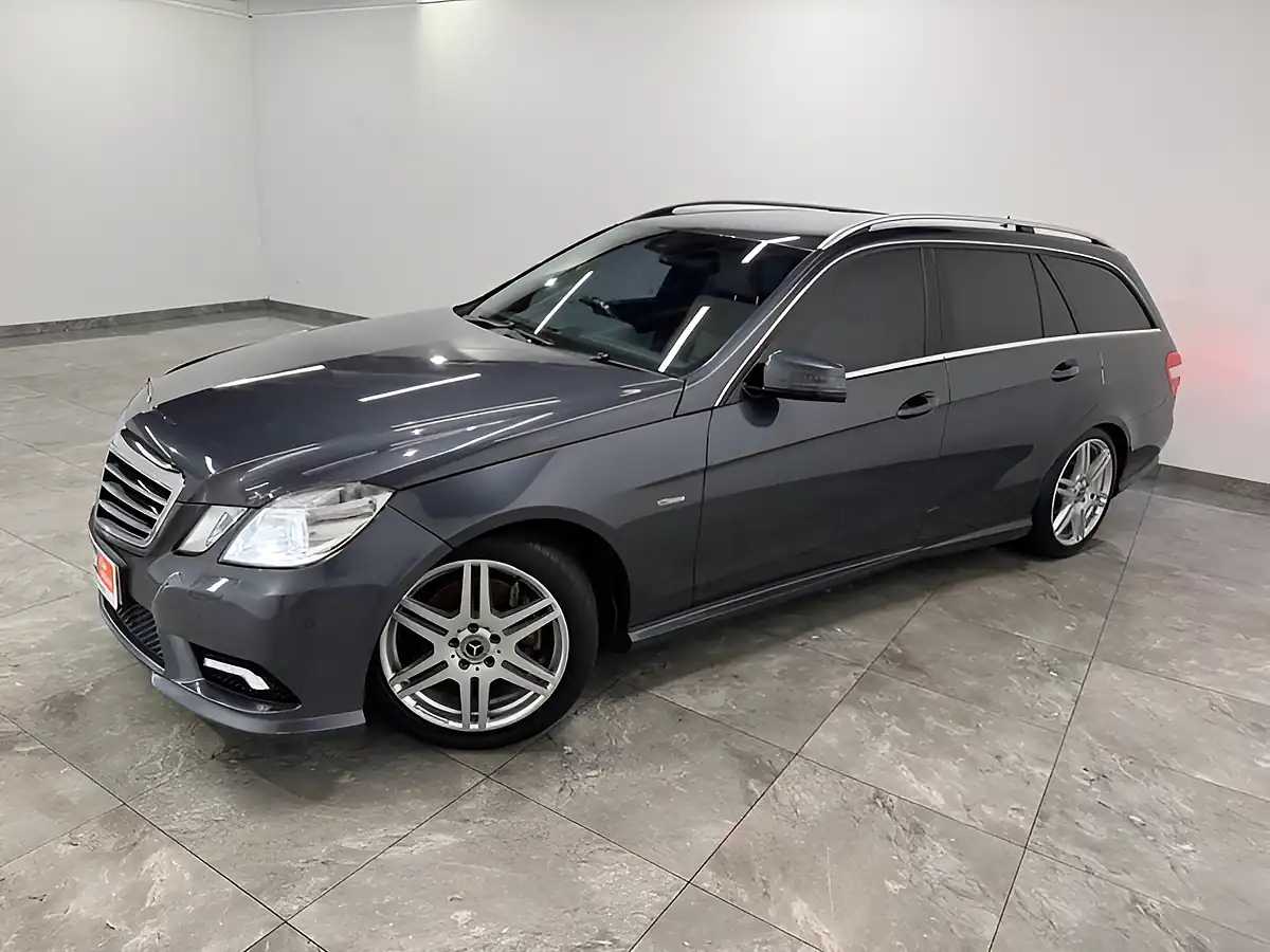 Used 2010 Mercedes-Benz E Class Sport Grey - Interior and Exterior details 4