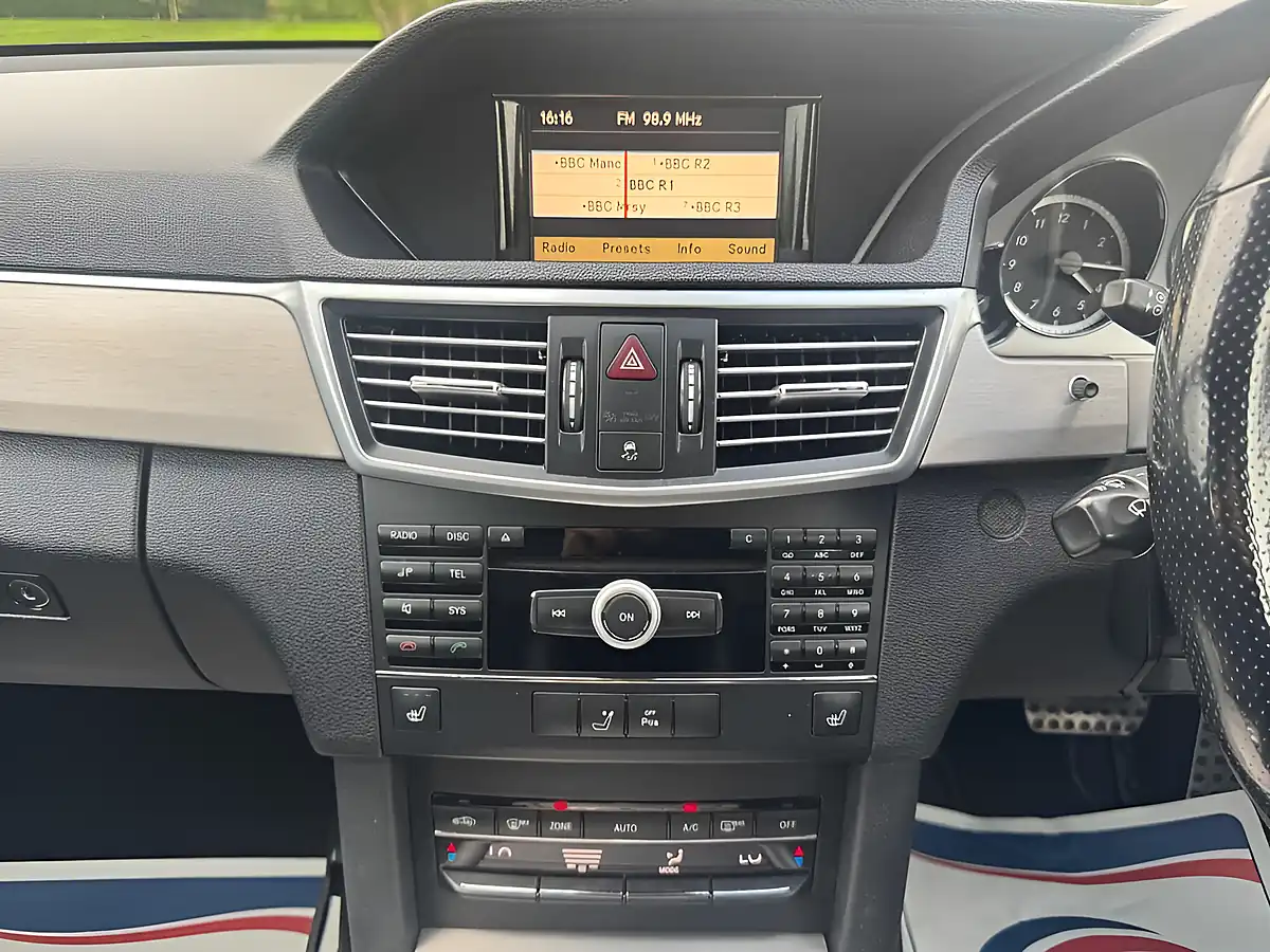 Used 2010 Mercedes-Benz E Class Sport White - Interior and Exterior details 15