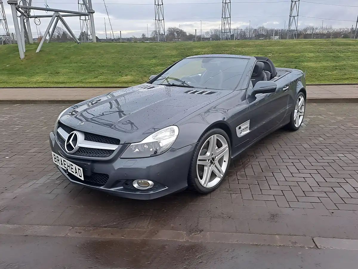 Used 2010 Mercedes-Benz Sl Grey - Front View