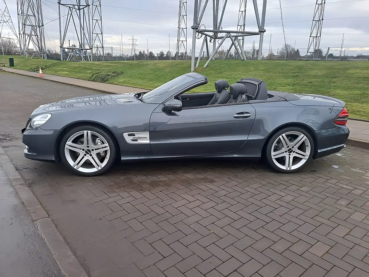 Used 2010 Mercedes-Benz Sl Grey - Interior and Exterior details 4