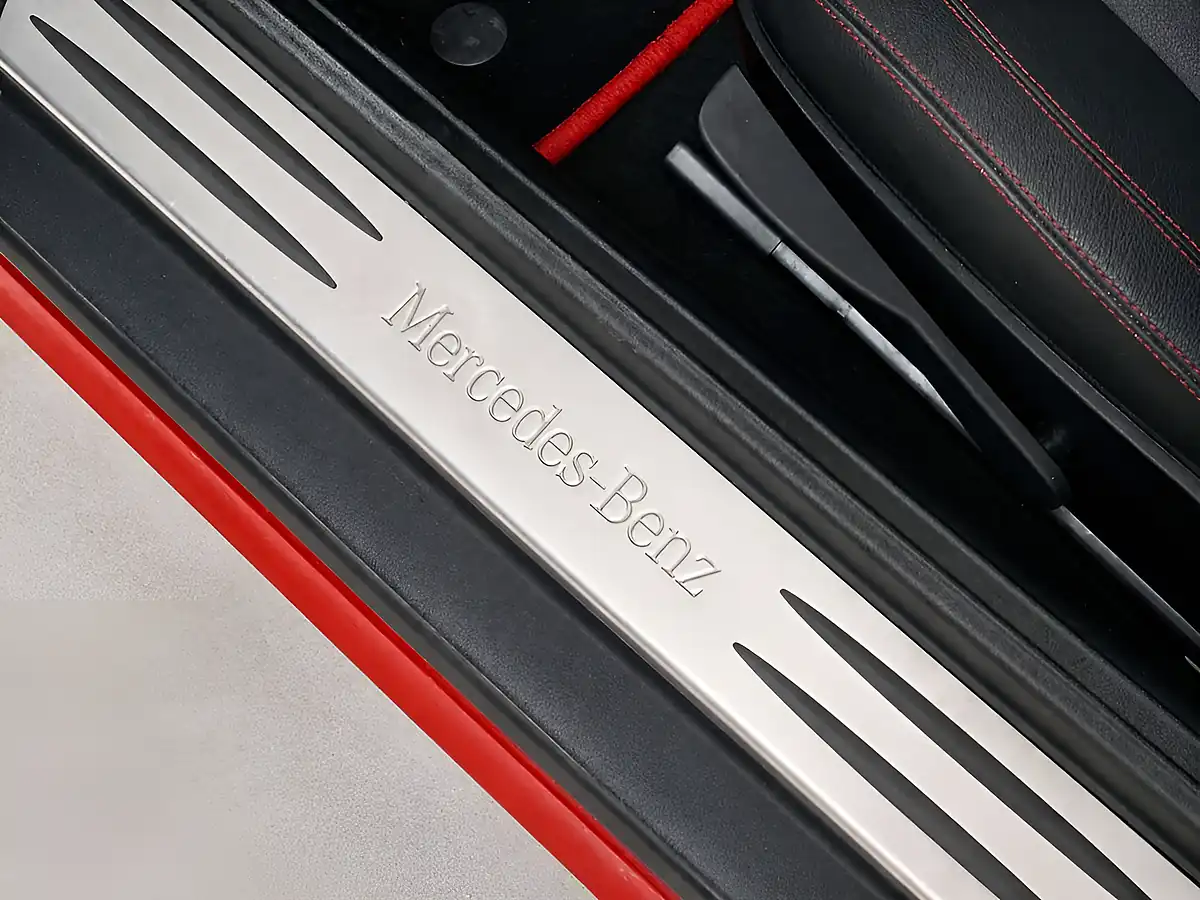 Used 2010 Mercedes-Benz Slk 200 Fire Opal Red - Interior and Exterior details 12