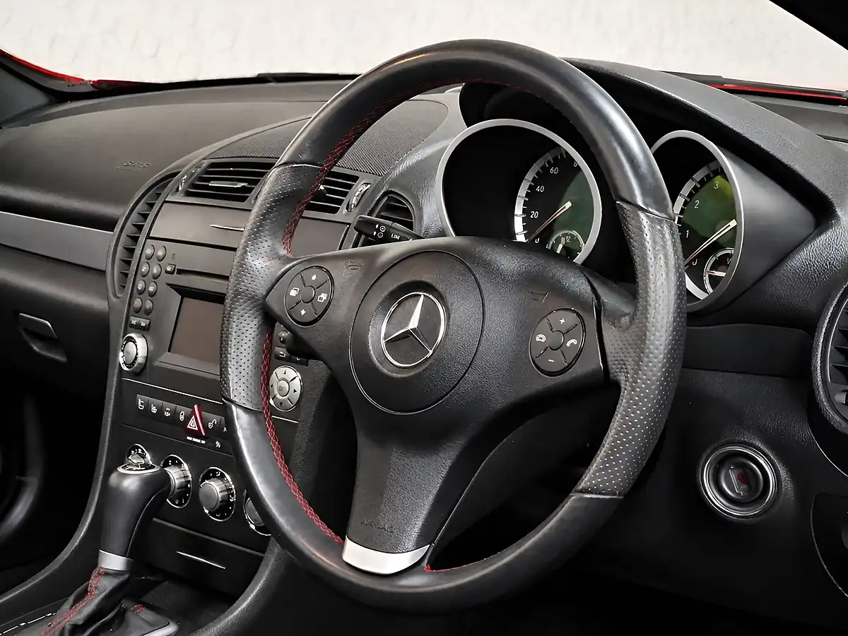Used 2010 Mercedes-Benz Slk 200 Fire Opal Red - Interior and Exterior details 13