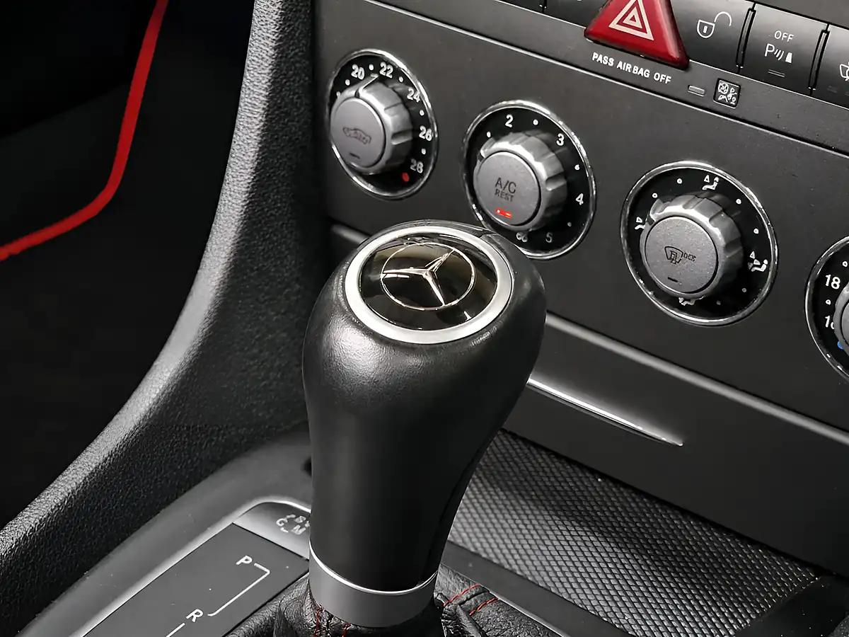 Used 2010 Mercedes-Benz Slk 200 Fire Opal Red - Interior and Exterior details 19