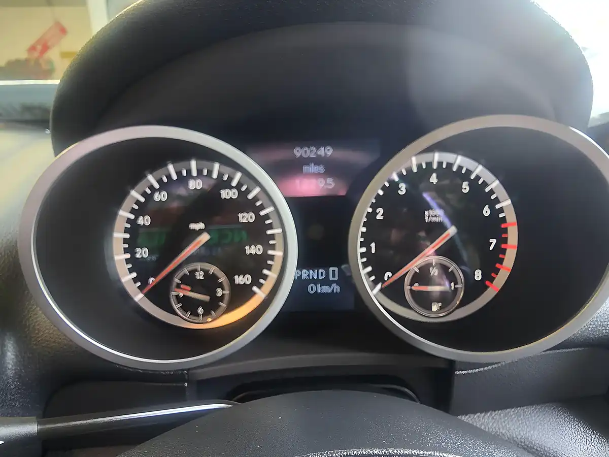 Used 2010 Mercedes-Benz Slk Convertible Grey - Interior and Exterior details 17