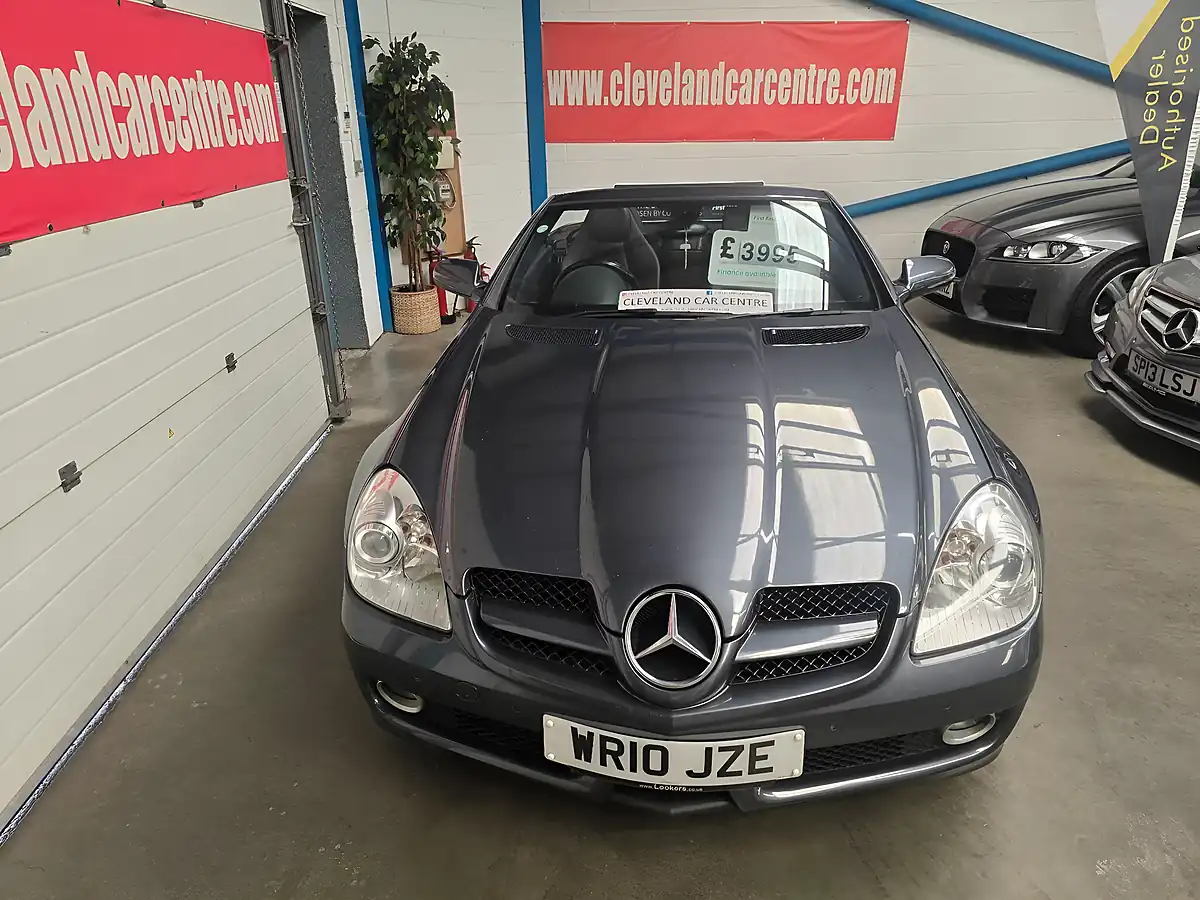 Used 2010 Mercedes-Benz Slk Convertible Grey - Interior and Exterior details 8
