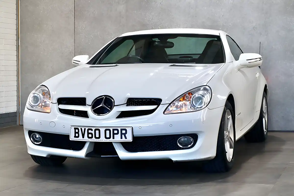 Used 2010 Mercedes-Benz Slk Convertible White - Interior and Exterior details 19