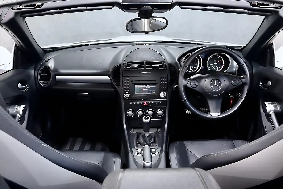 Used 2010 Mercedes-Benz Slk Convertible White - Interior and Exterior details 3
