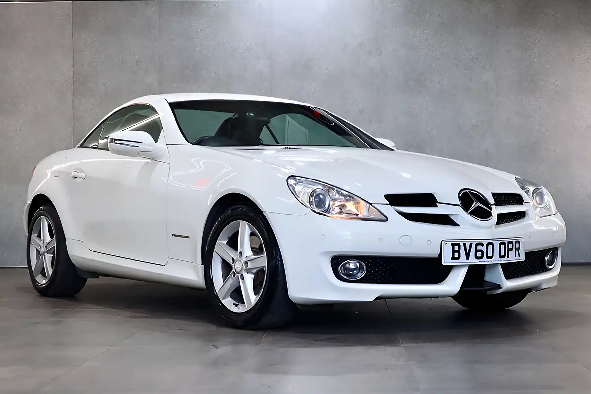 Used 2010 Mercedes-Benz Slk Convertible White - Interior and Exterior details 4