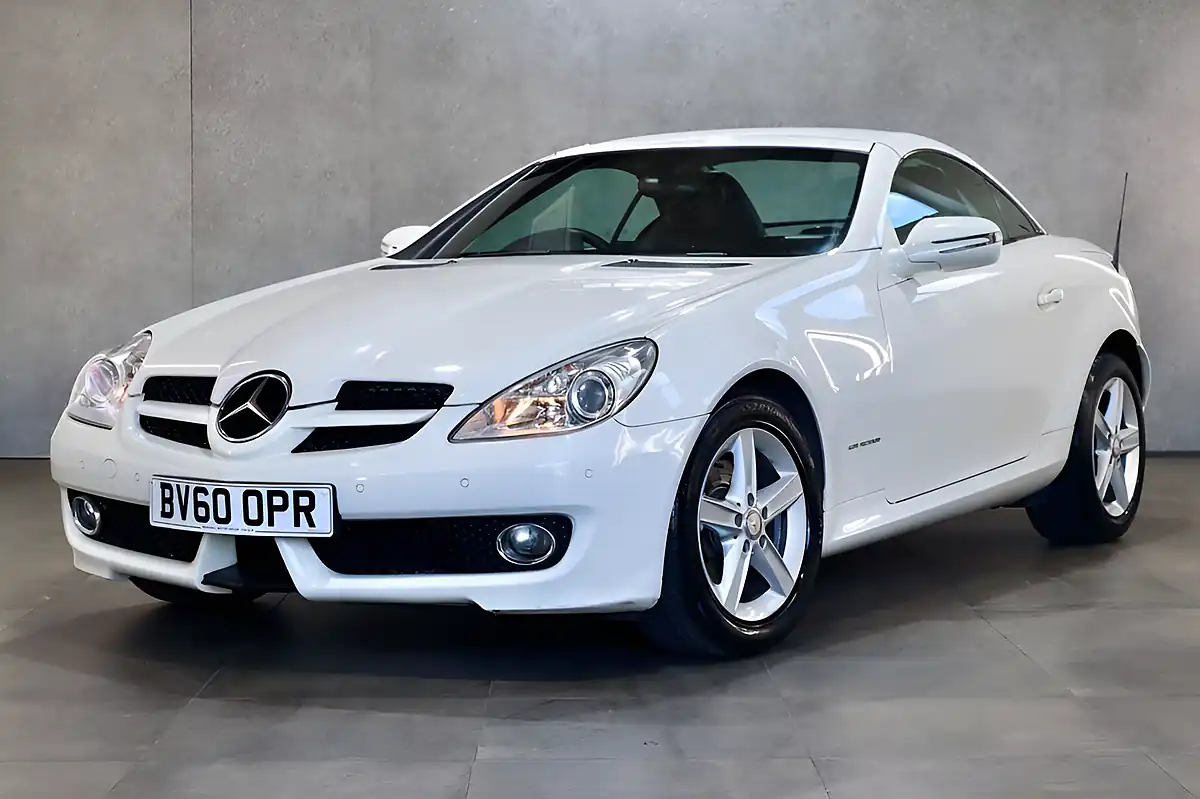 Used 2010 Mercedes-Benz Slk Convertible White - Interior and Exterior details 7