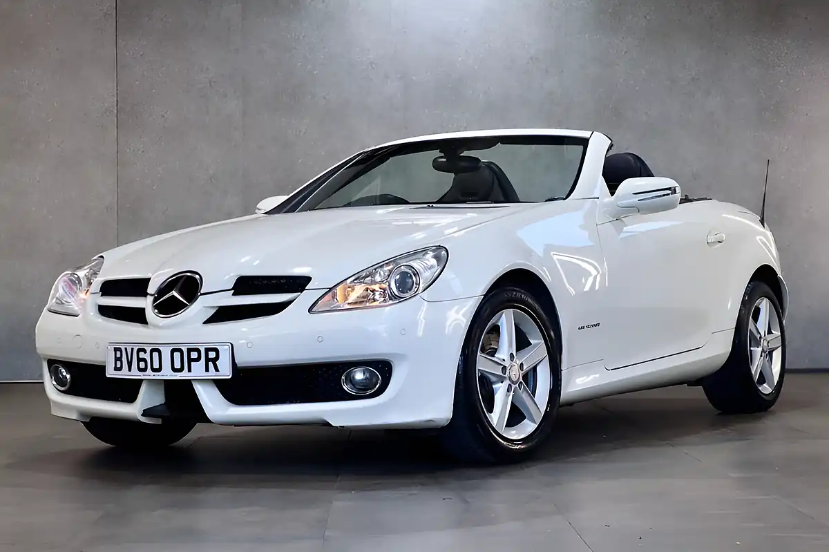 Used 2010 Mercedes-Benz Slk Convertible White - Interior and Exterior details 9