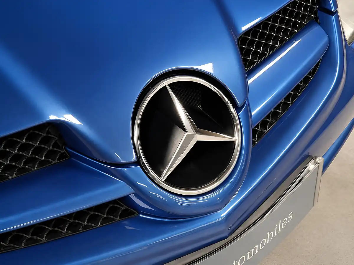 Used 2010 Mercedes-Benz Slk Designo Designo Mauritius Blue - Interior and Exterior details 12