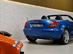 Used 2010 Mercedes-Benz Slk Designo Designo Mauritius Blue - Interior and Exterior details 17