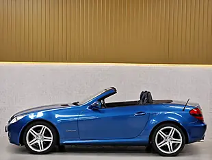 Used 2010 Mercedes-Benz Slk Designo Designo Mauritius Blue - Interior and Exterior details 5