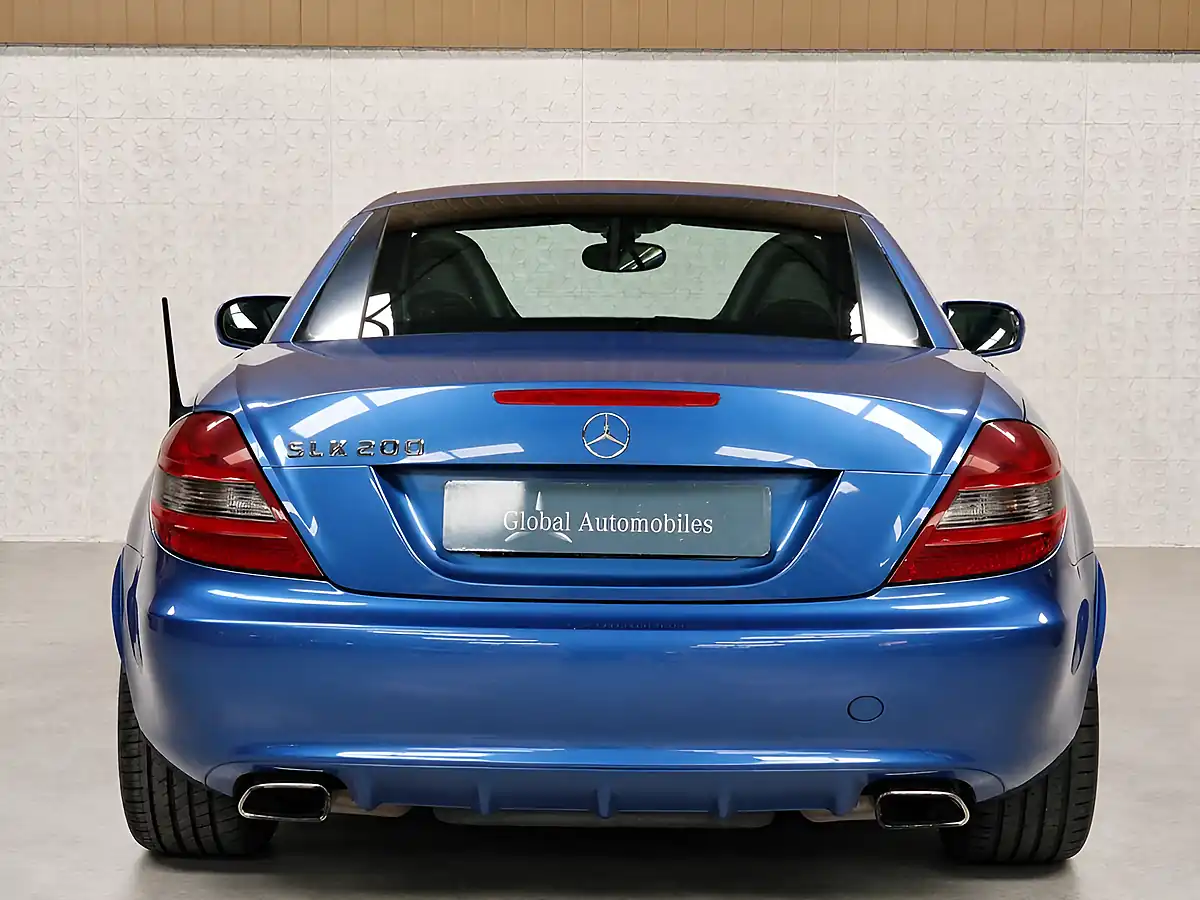 Used 2010 Mercedes-Benz Slk Designo Designo Mauritius Blue - Interior and Exterior details 8
