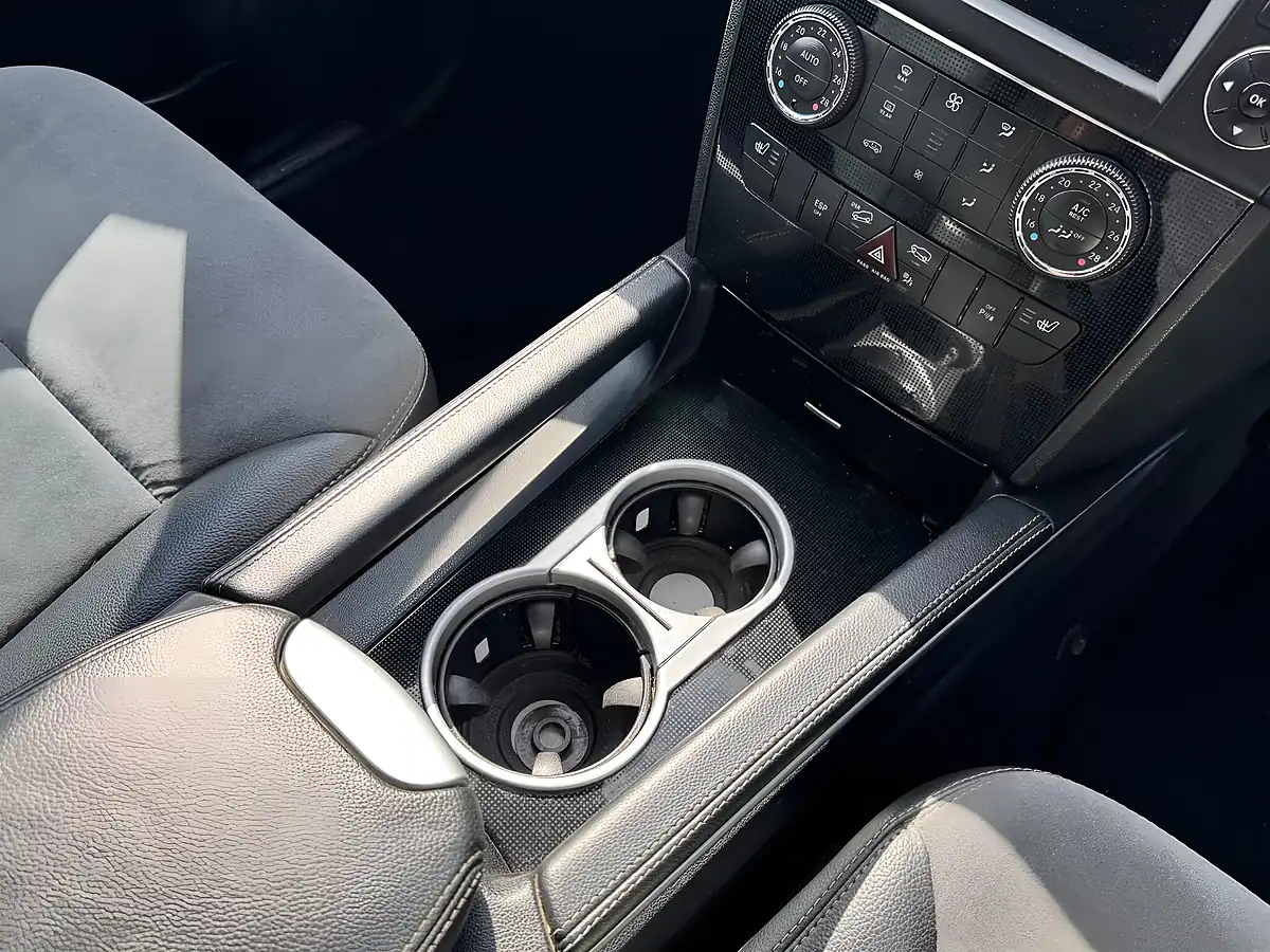 Used 2010 Mercedes ML350 Sport Silver - Interior and Exterior details 12