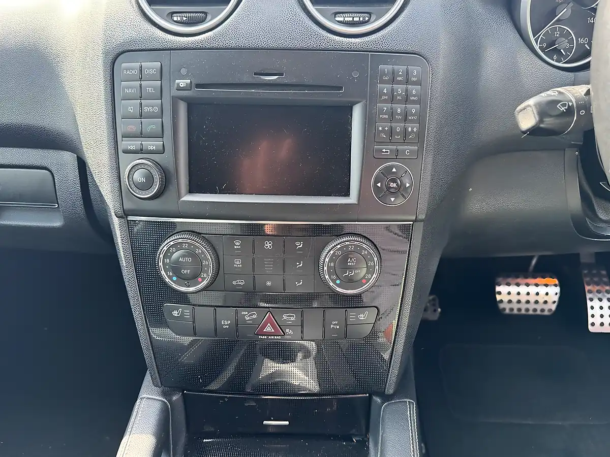Used 2010 Mercedes ML350 Sport Silver - Interior and Exterior details 13