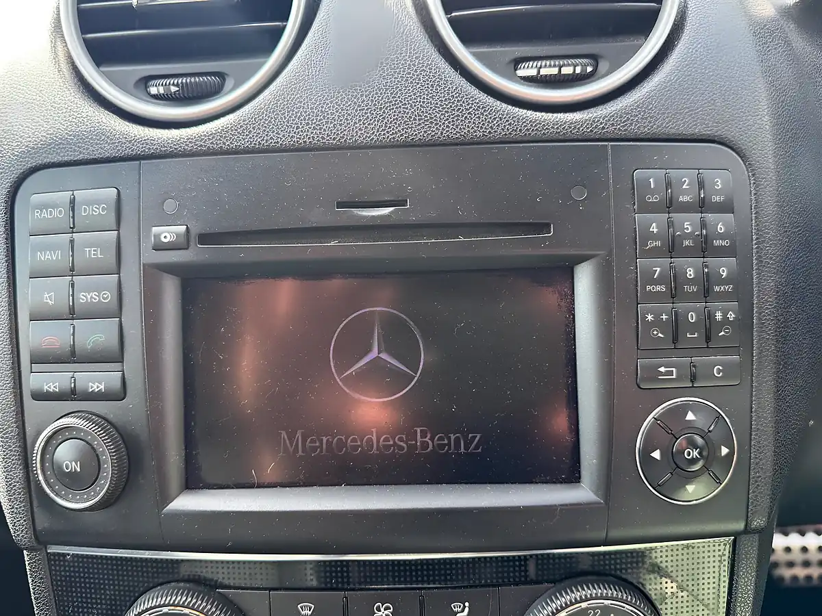 Used 2010 Mercedes ML350 Sport Silver - Interior and Exterior details 14
