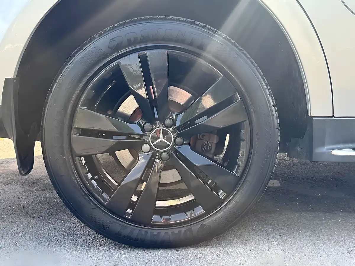 Used 2010 Mercedes ML350 Sport Silver - Interior and Exterior details 7