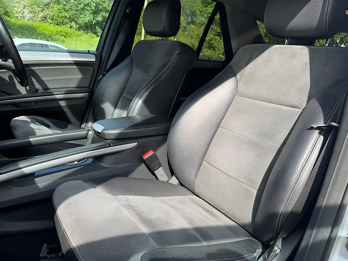 Used 2010 Mercedes ML350 Sport Silver - Interior and Exterior details 9