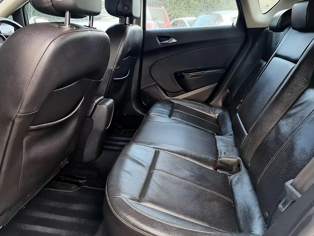 Used 2010 Mercedes Viano Ambiente Silver - Interior and Exterior details 17