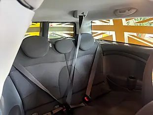 Used 2010 MINI Clubman One White - Interior and Exterior details 13