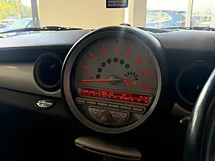 Used 2010 MINI Clubman One White - Interior and Exterior details 18