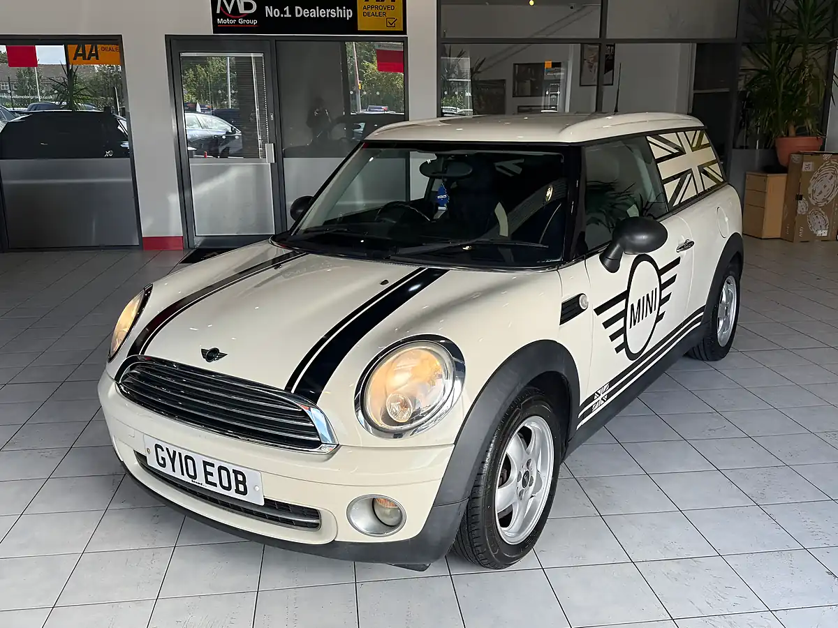 Used 2010 MINI Clubman One White - Interior and Exterior details 5