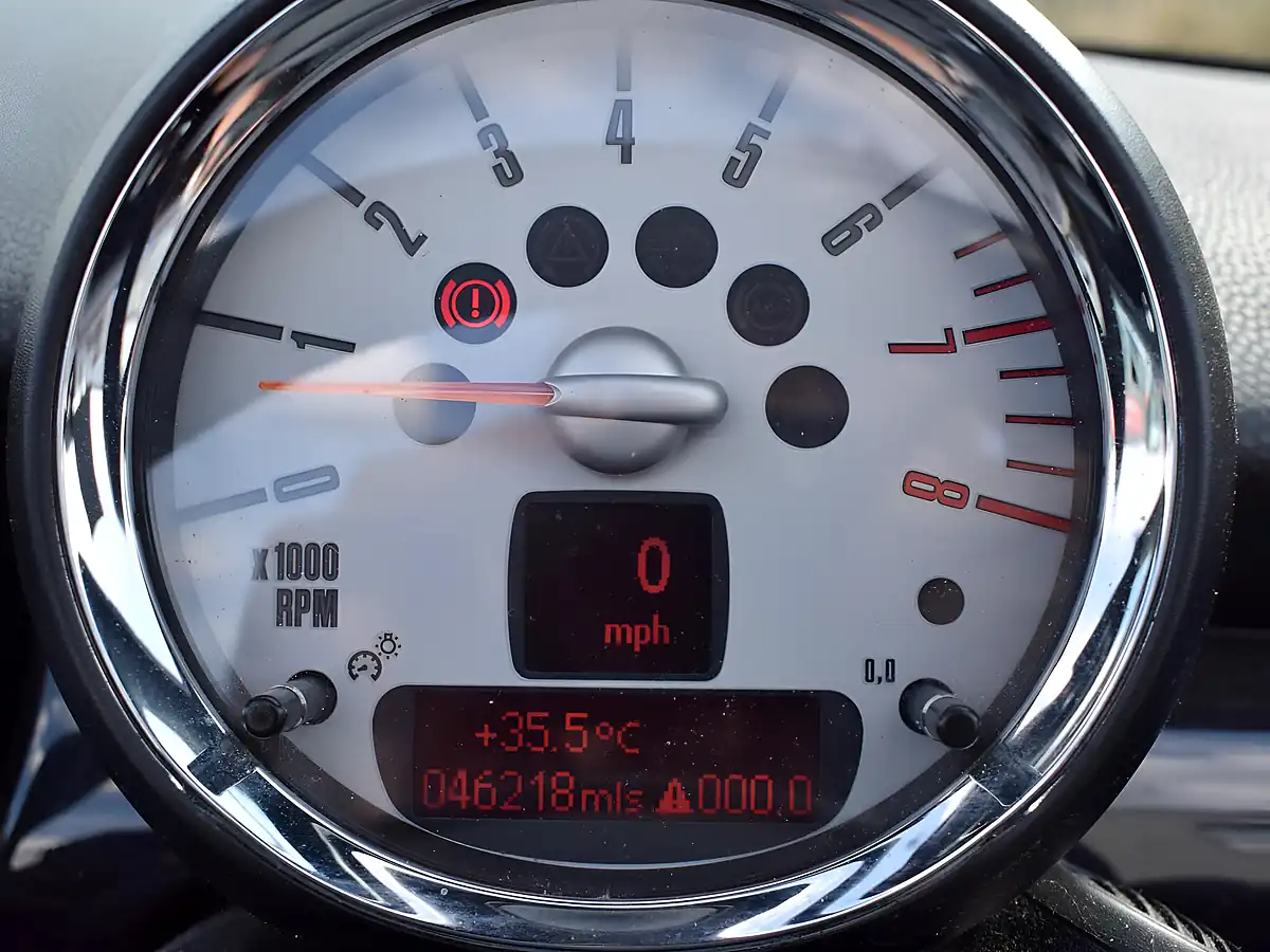 Used 2010 MINI Convertible Cooper S Black - Interior and Exterior details 10
