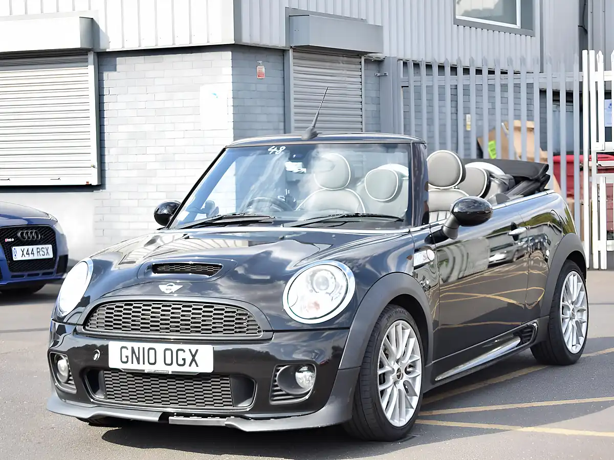 Used 2010 MINI Convertible Cooper S Black - Interior and Exterior details 15