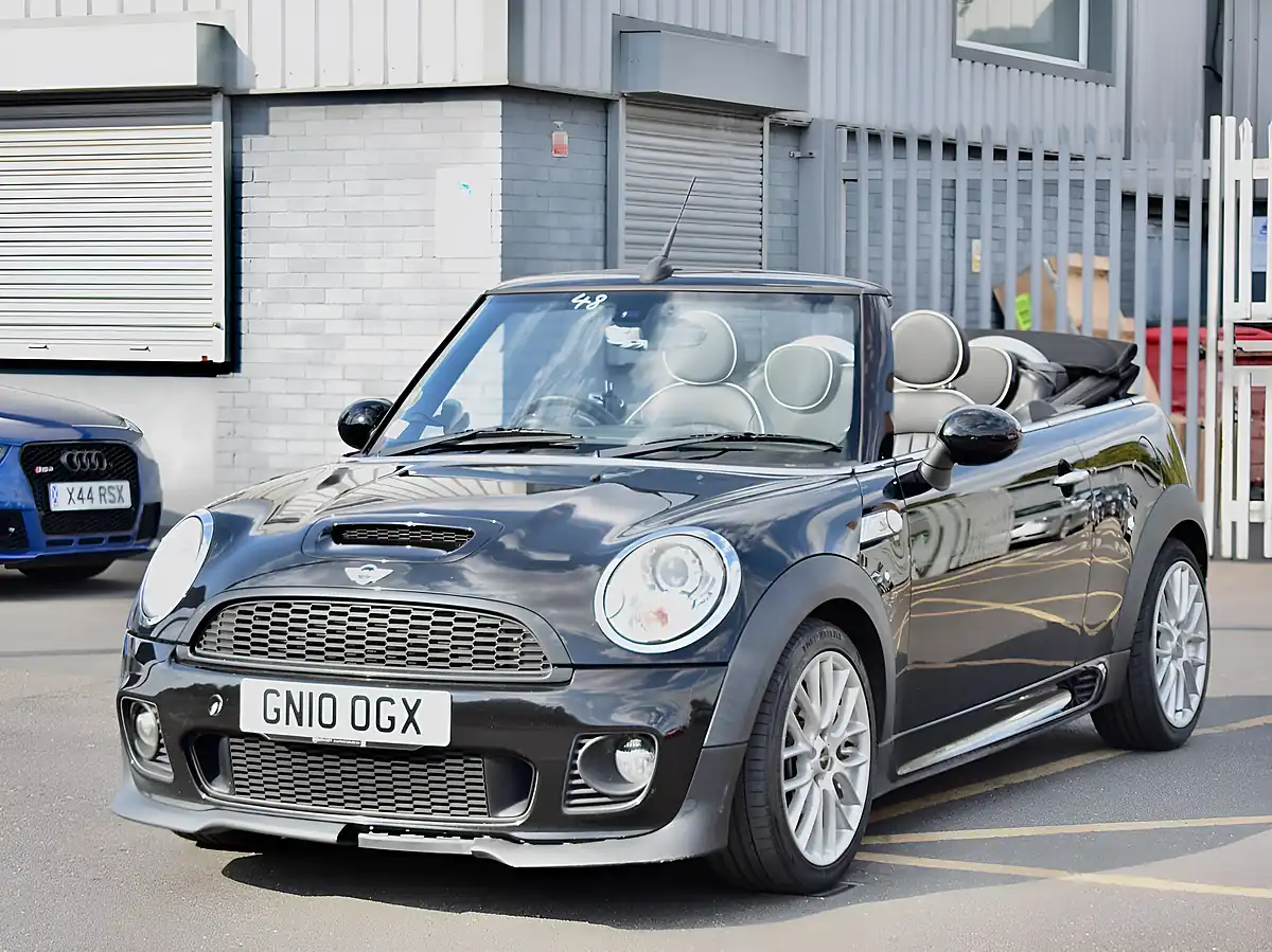 Used 2010 MINI Convertible Cooper S Black - Interior and Exterior details 3