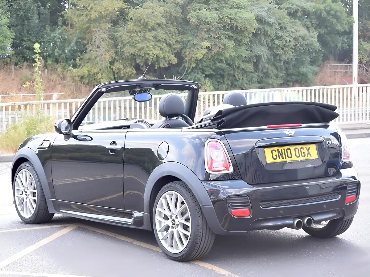 Used 2010 MINI Convertible Cooper S Black - Interior and Exterior details 5