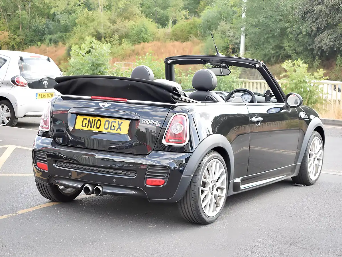 Used 2010 MINI Convertible Cooper S Black - Interior and Exterior details 7
