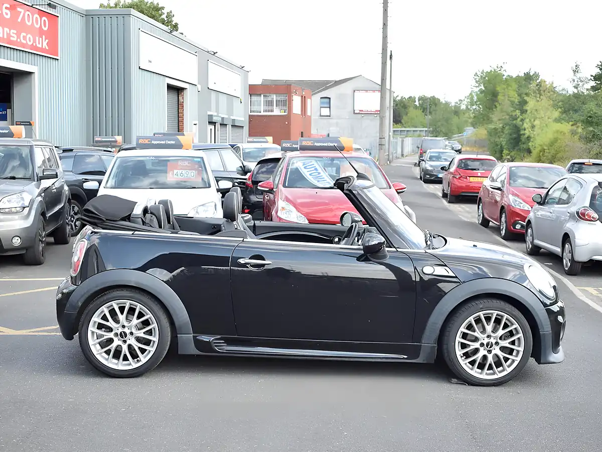 Used 2010 MINI Convertible Cooper S Black - Interior and Exterior details 8