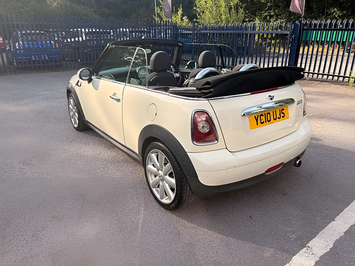 Used 2010 MINI Convertible Cooper White - Interior and Exterior details 10