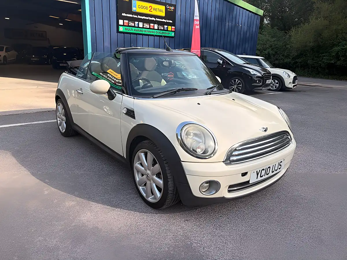 Used 2010 MINI Convertible Cooper White - Interior and Exterior details 6