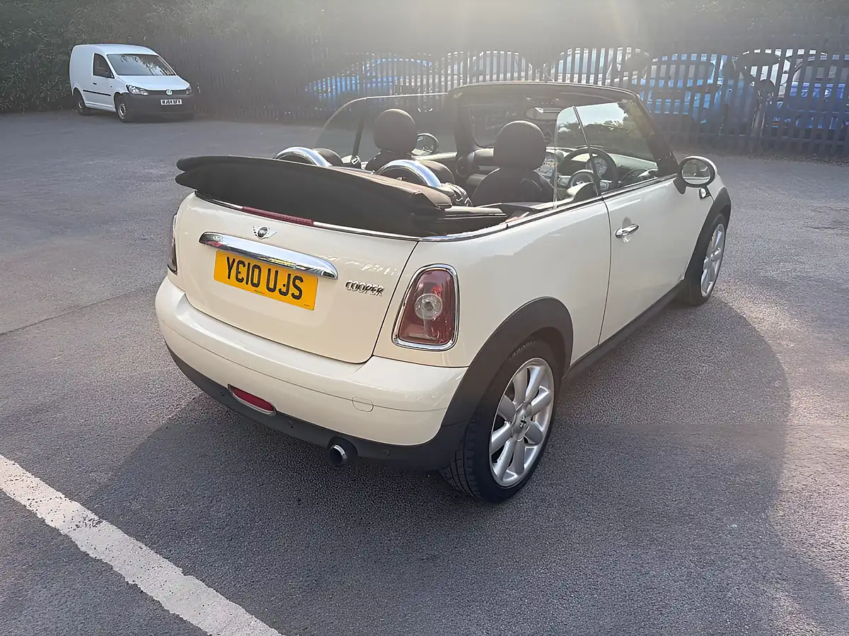 Used 2010 MINI Convertible Cooper White - Interior and Exterior details 9