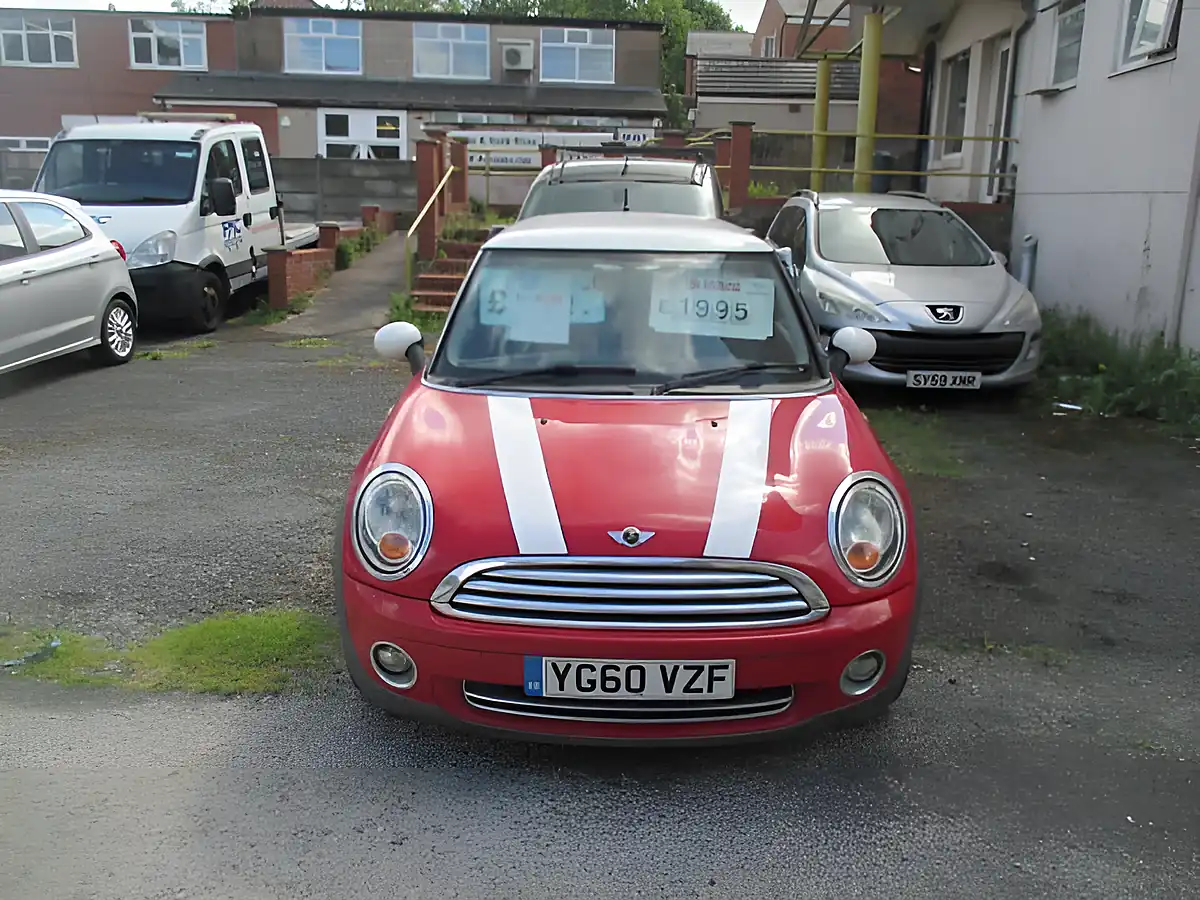 Used 2010 MINI Cooper Red - Front View