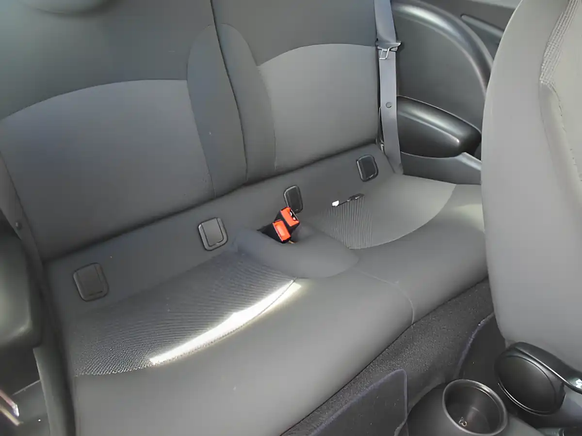 Used 2010 MINI Cooper Red - Interior and Exterior details 8