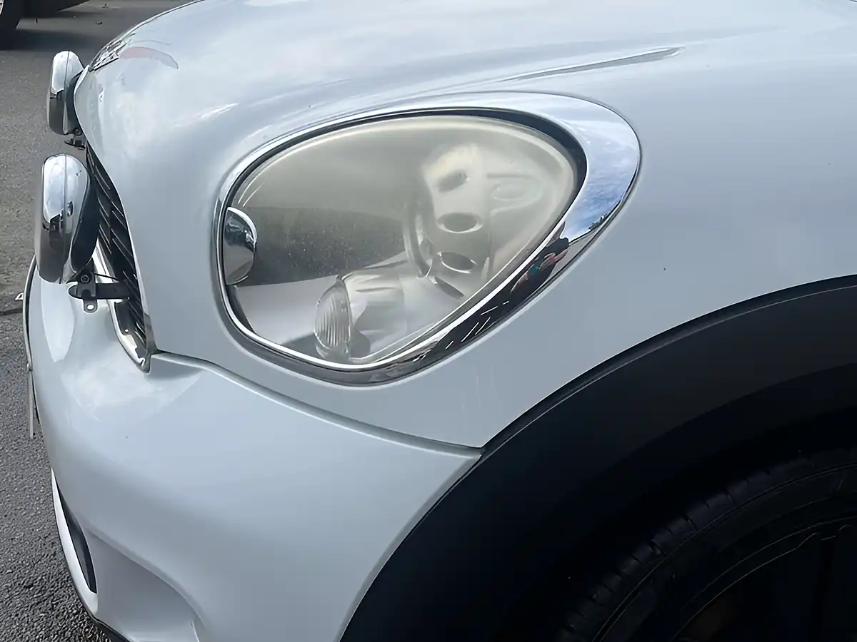 Used 2010 MINI Countryman Cooper S ALL4 Light White - Interior and Exterior details 11