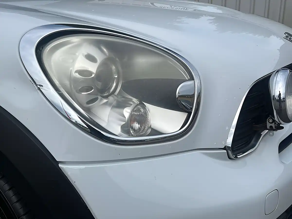 Used 2010 MINI Countryman Cooper S ALL4 Light White - Interior and Exterior details 13