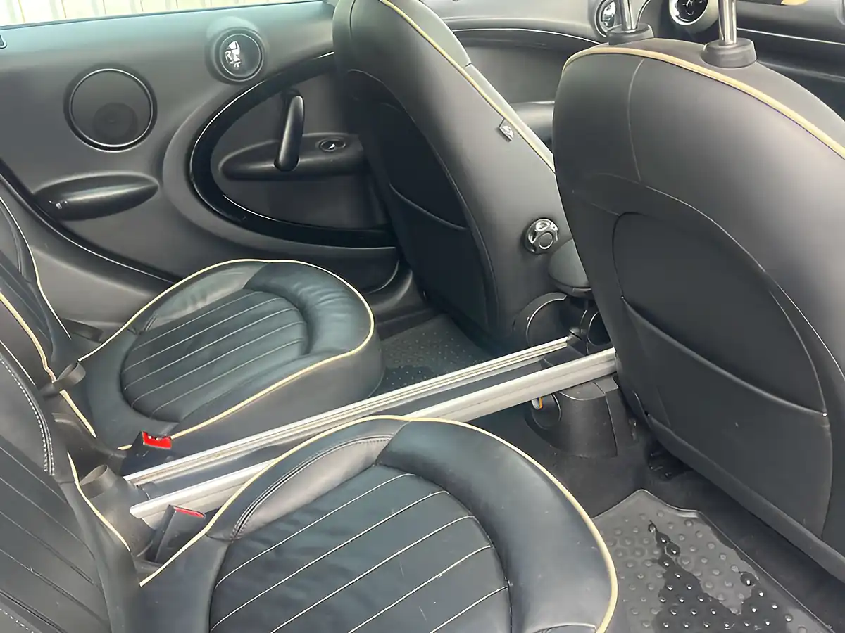 Used 2010 MINI Countryman Cooper S ALL4 Light White - Interior and Exterior details 15