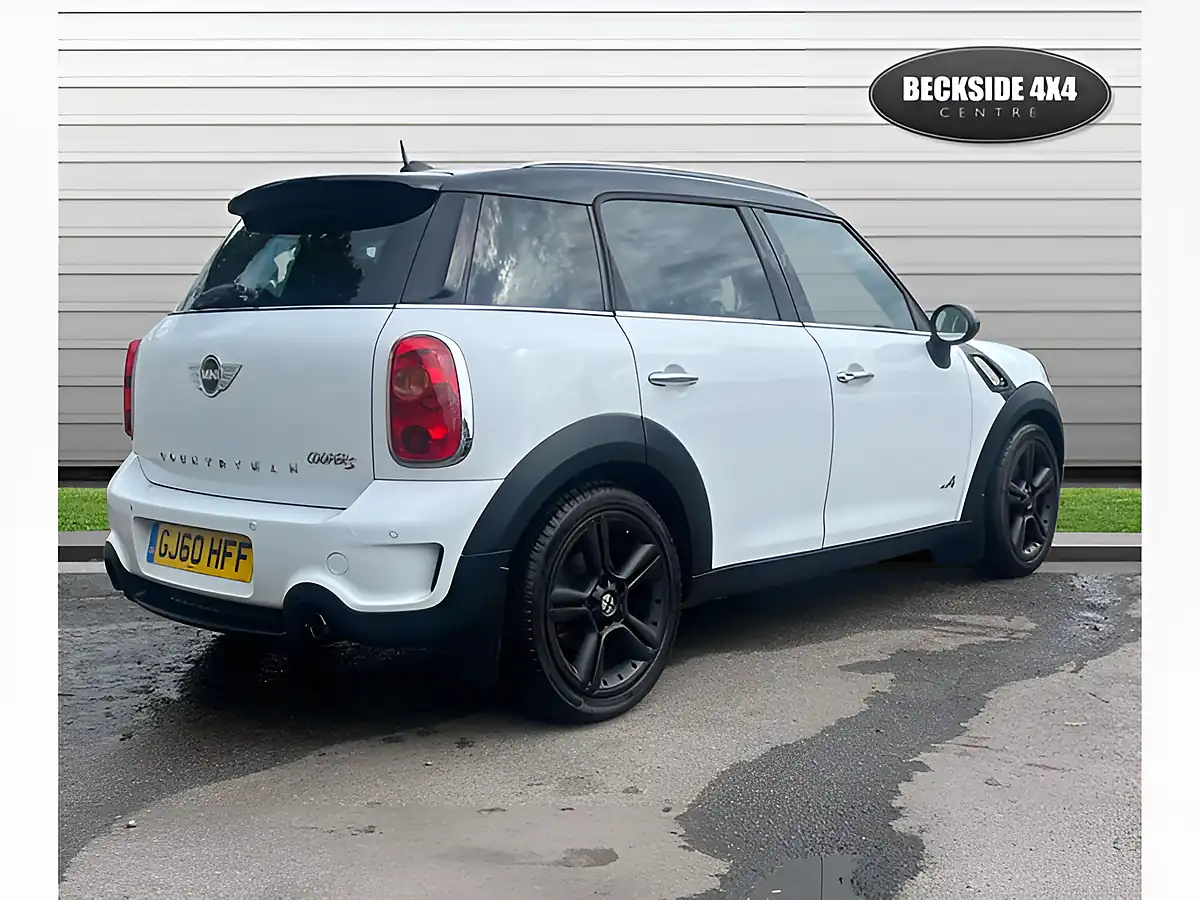 Used 2010 MINI Countryman Cooper S ALL4 Light White - Interior and Exterior details 6