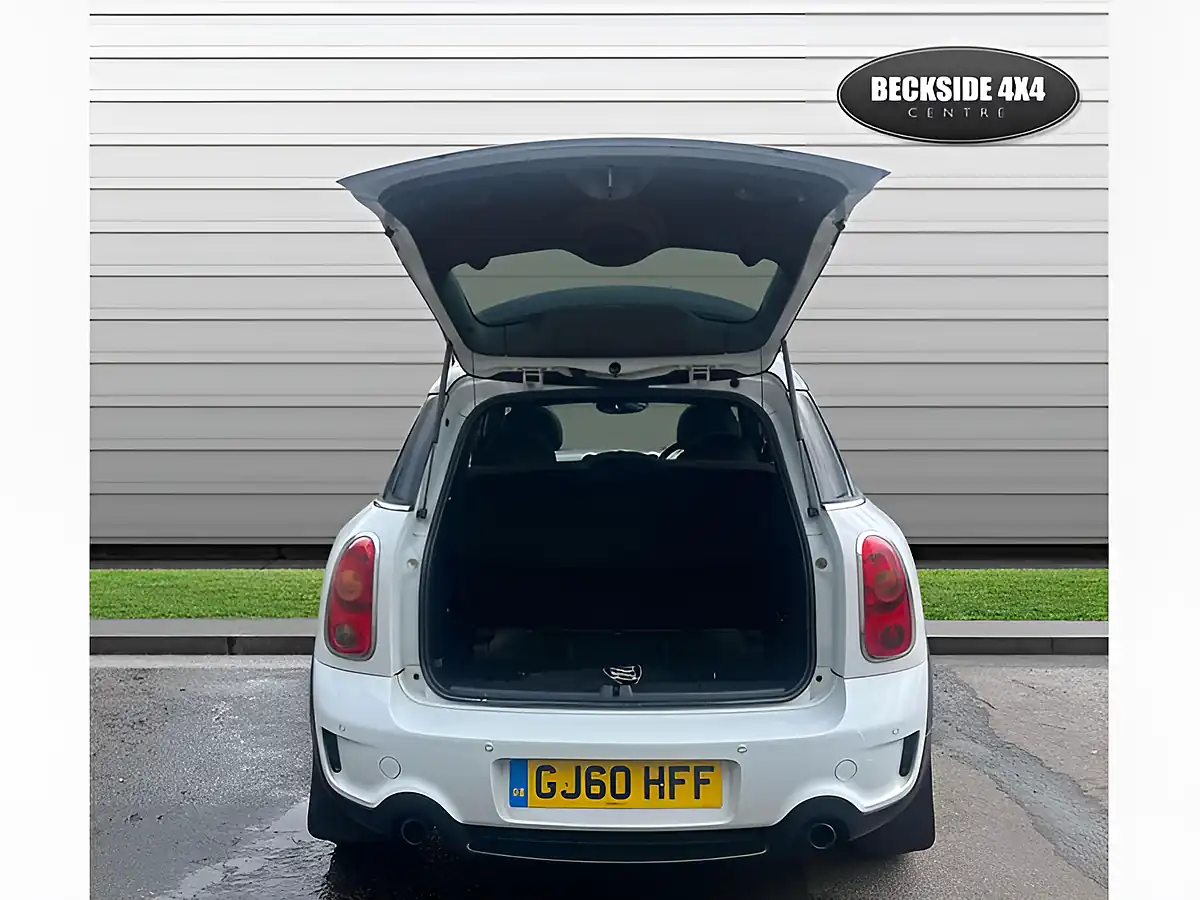 Used 2010 MINI Countryman Cooper S ALL4 Light White - Interior and Exterior details 9
